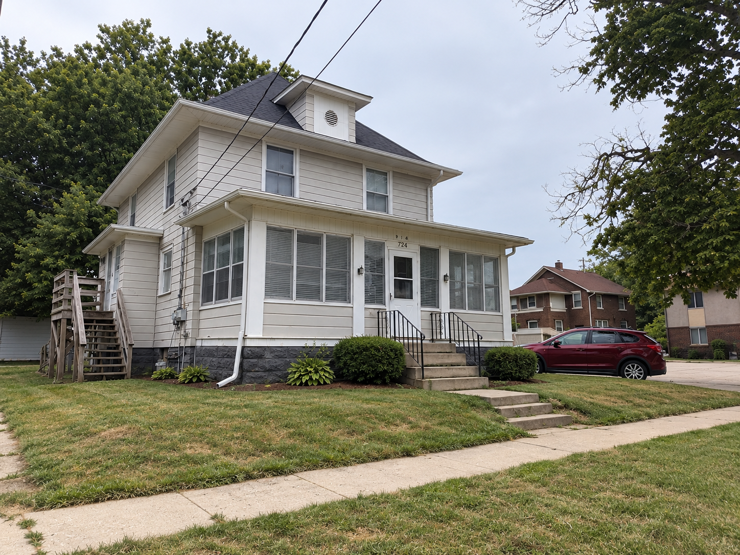 518 1/2 Locust St
